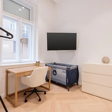 Prestige Elegant 3-bdr Appartement Budapest
