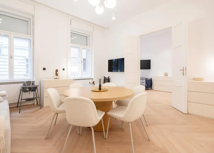 Διαμέρισμα Prestige Elegant 3-bdr *