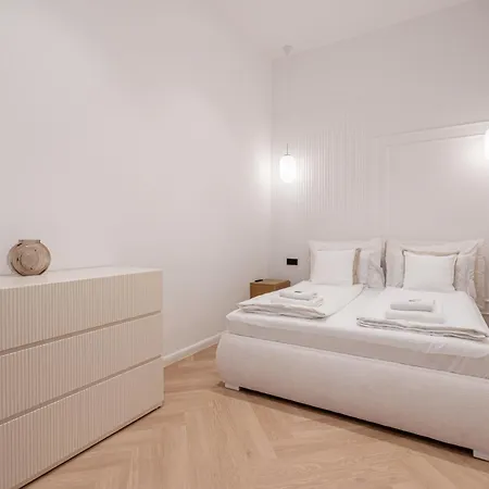 Prestige Elegant 3-bdr * Budapest
